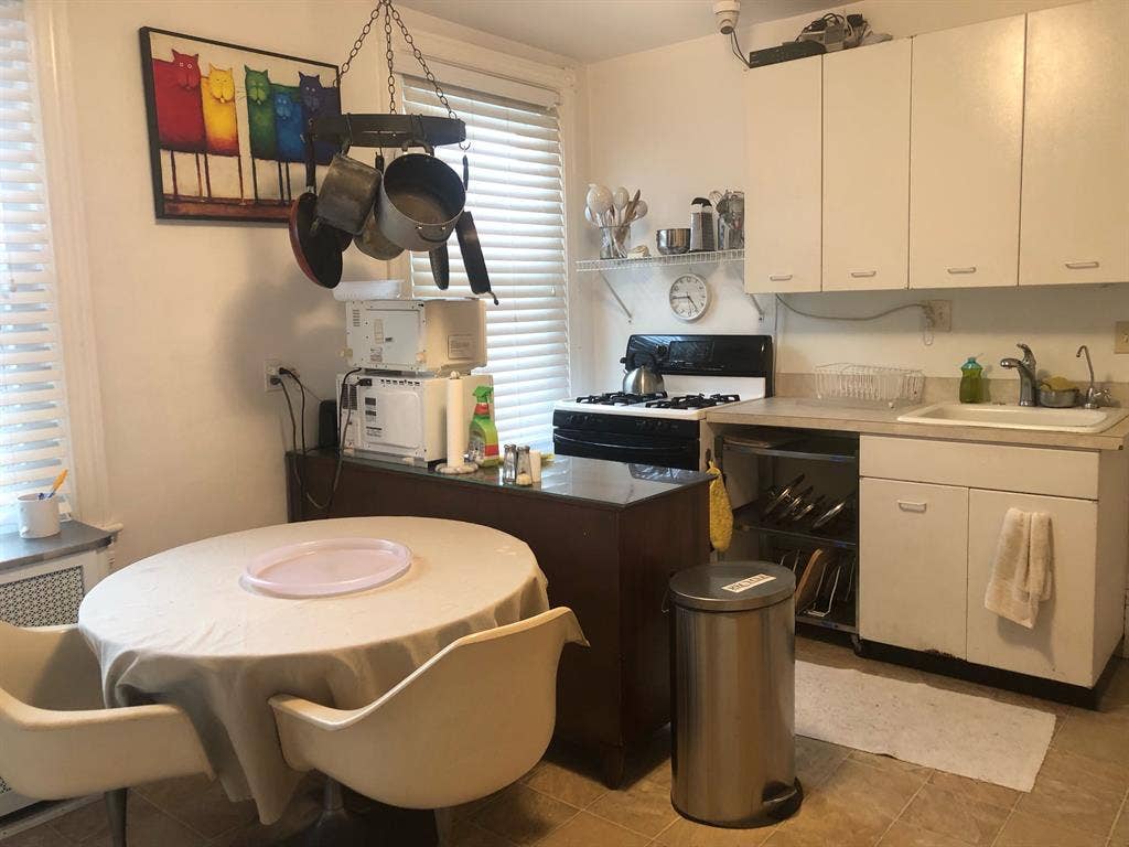 Furnished Small Room near Downtown