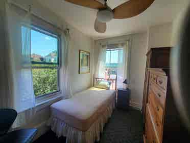 Furnished Small Room near Downtown