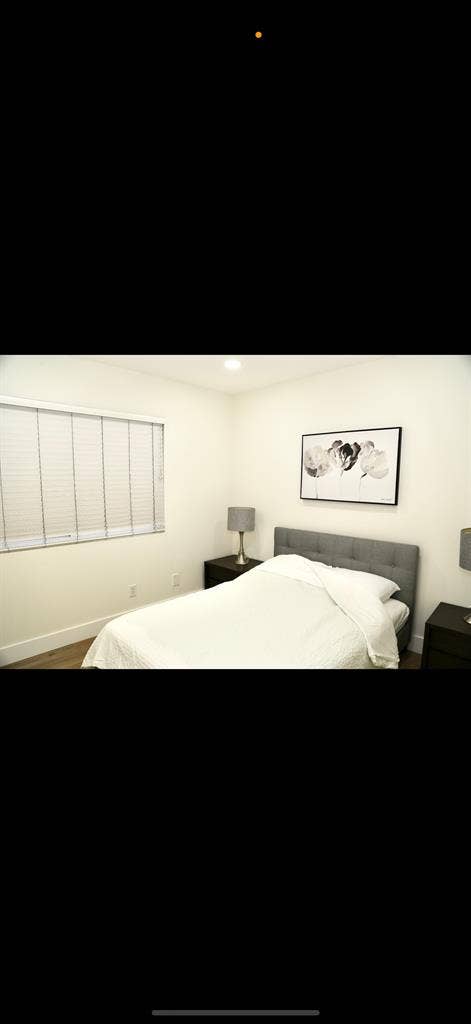 Male roommate wanted