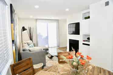 Male roommate wanted