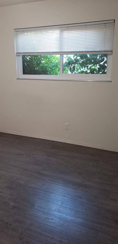 1 BR in a nice house/neighborhood