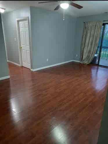 Private Room rent in b apartment