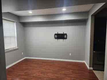 Private Room rent in b apartment