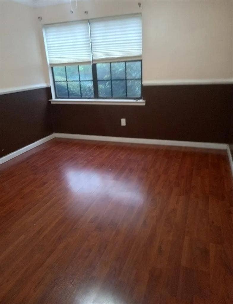 Private Room rent in b apartment