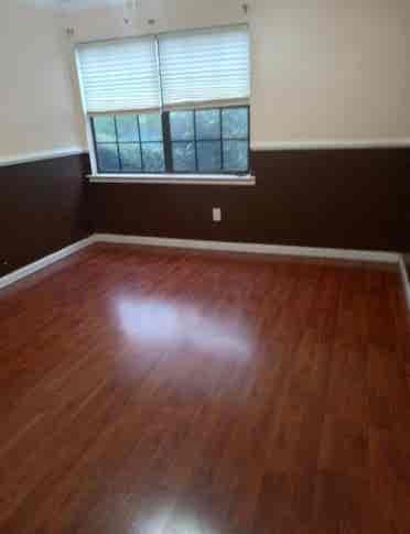Private Room rent in b apartment