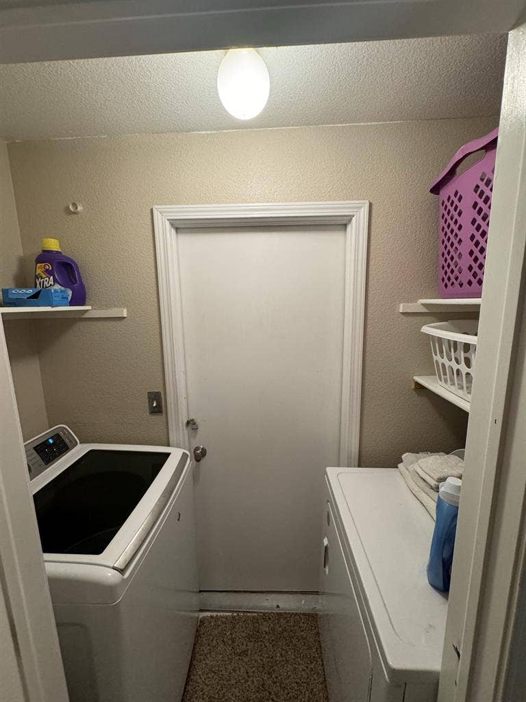 2 bedrooms for rent available