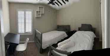 2 bedrooms for rent available