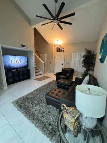 2 bedrooms for rent available