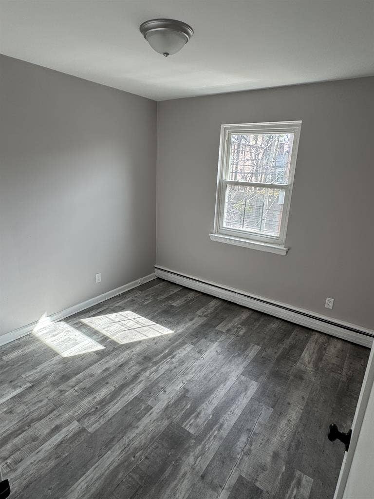 Spacious rooms for rent