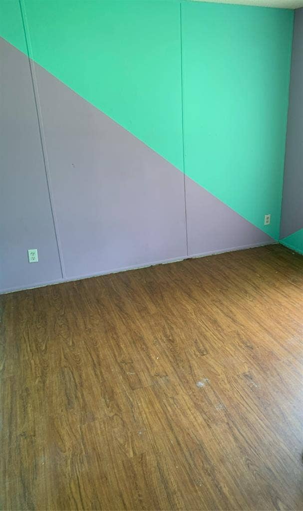 FEMALE ROOMMATE NEEDED