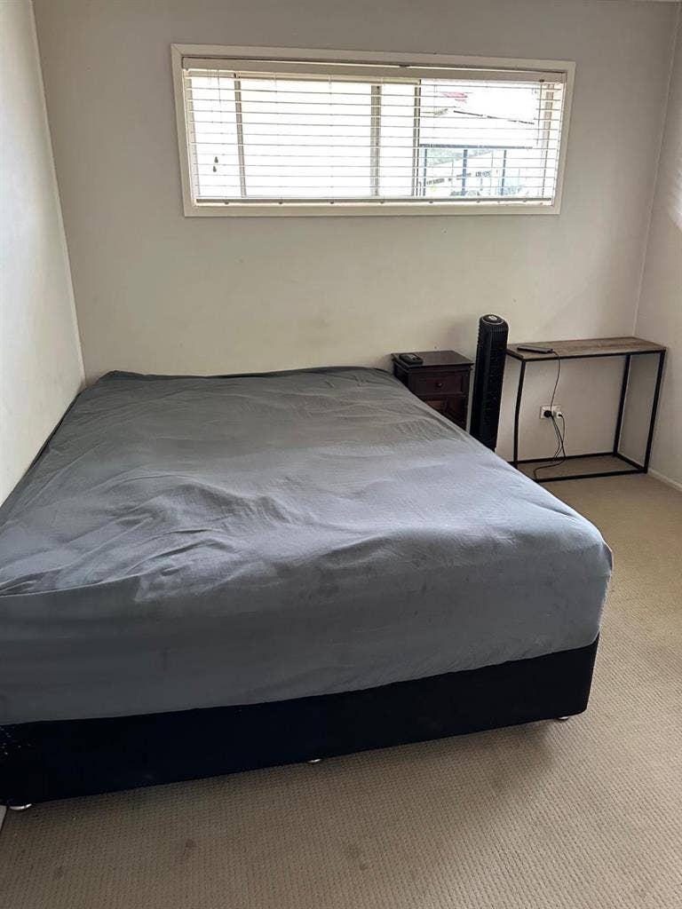 Hi fully furnished room available
