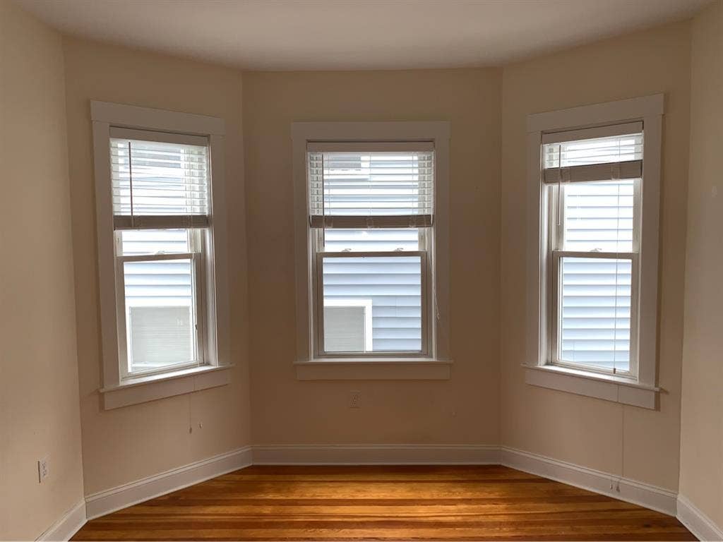 URGENT 1bd available June 1st!