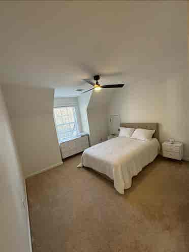 Room for Rent in Buford Mansionn