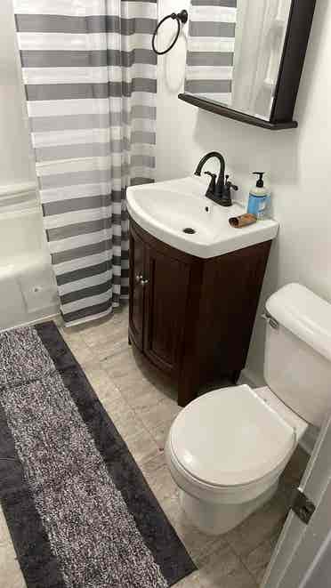 Private room available immediately
