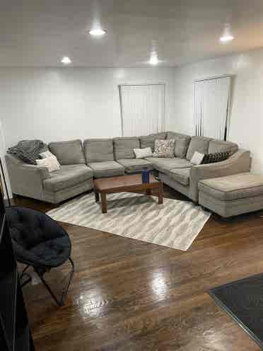 Private room available immediately