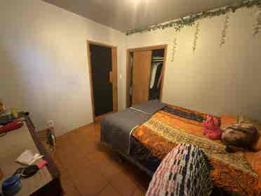 Room available for move in.