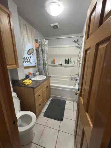 Room available for move in.