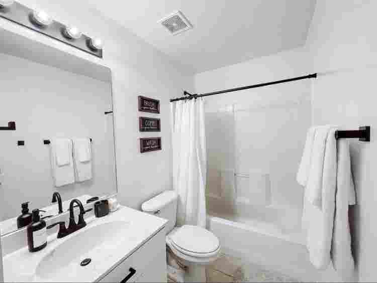 Fully furnished room for rent
