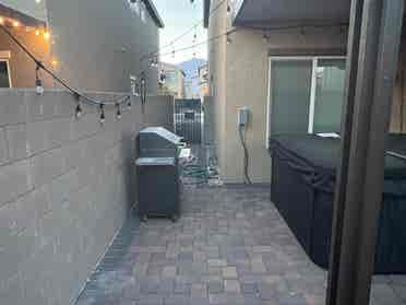 3 rooms available