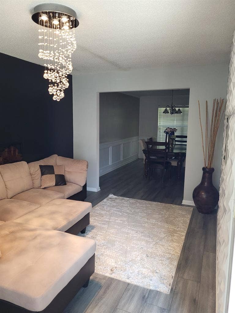 ROOM FOR RENT IN ELLENWOOD