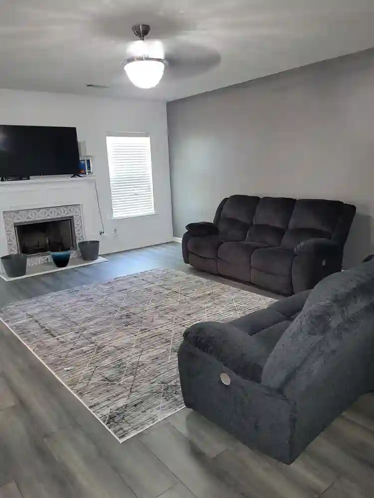 ROOM FOR RENT IN ELLENWOOD