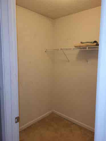 ROOM FOR RENT IN ELLENWOOD
