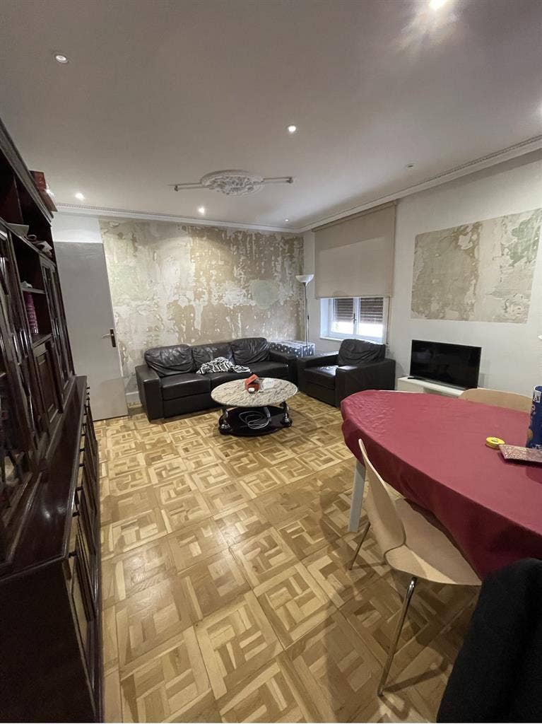 Habitación libre para chica