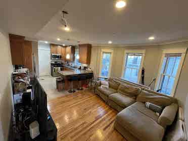 Davis Square Summer Sublet BA