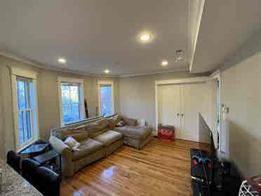 Davis Square Summer Sublet BA