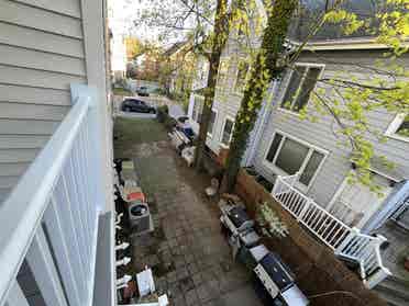 Davis Square Summer Sublet BA