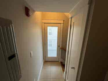 Davis Square Summer Sublet BA