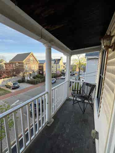 Davis Square Summer Sublet BA