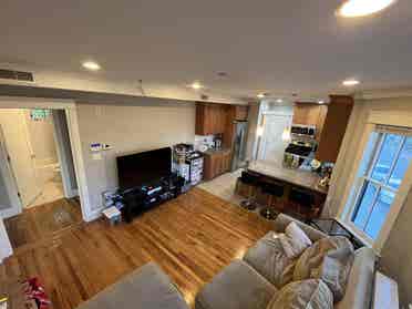 Davis Square Summer Sublet BA
