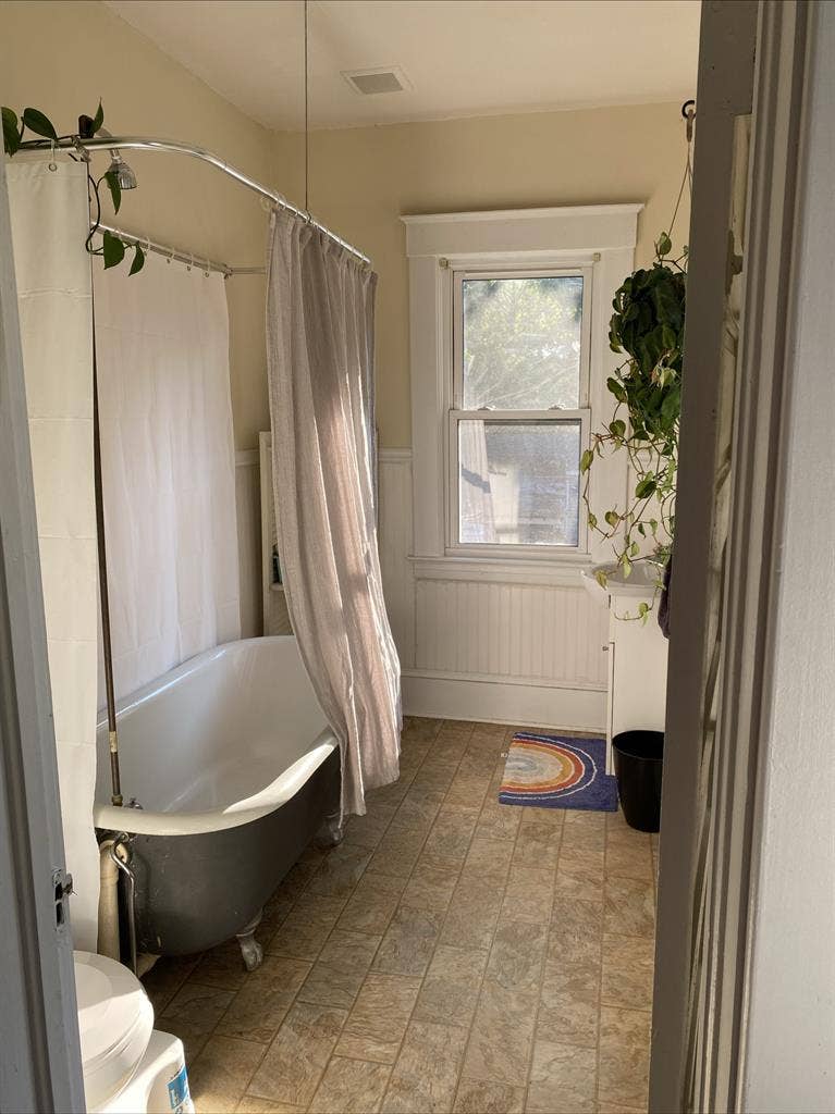 3rd Roommate Needed- Group Lease