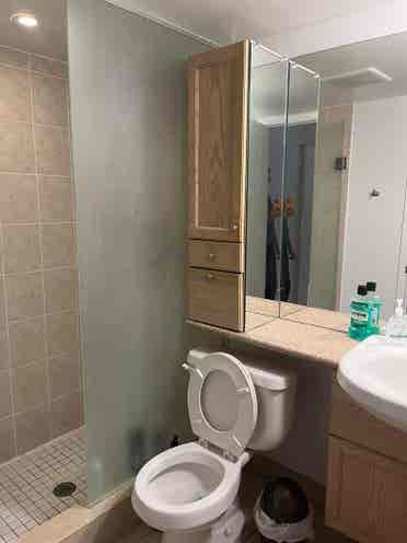Cozy room in Etobicoke short term
.