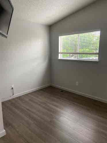Looking for kick ass roommate