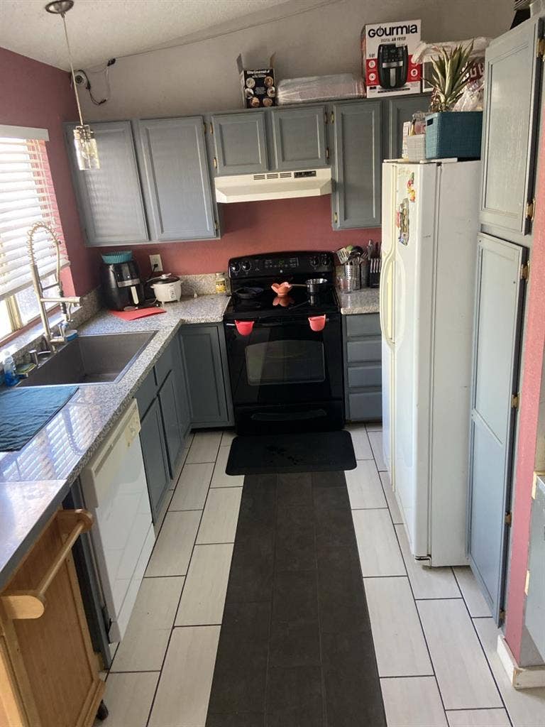 Looking for kick ass roommate