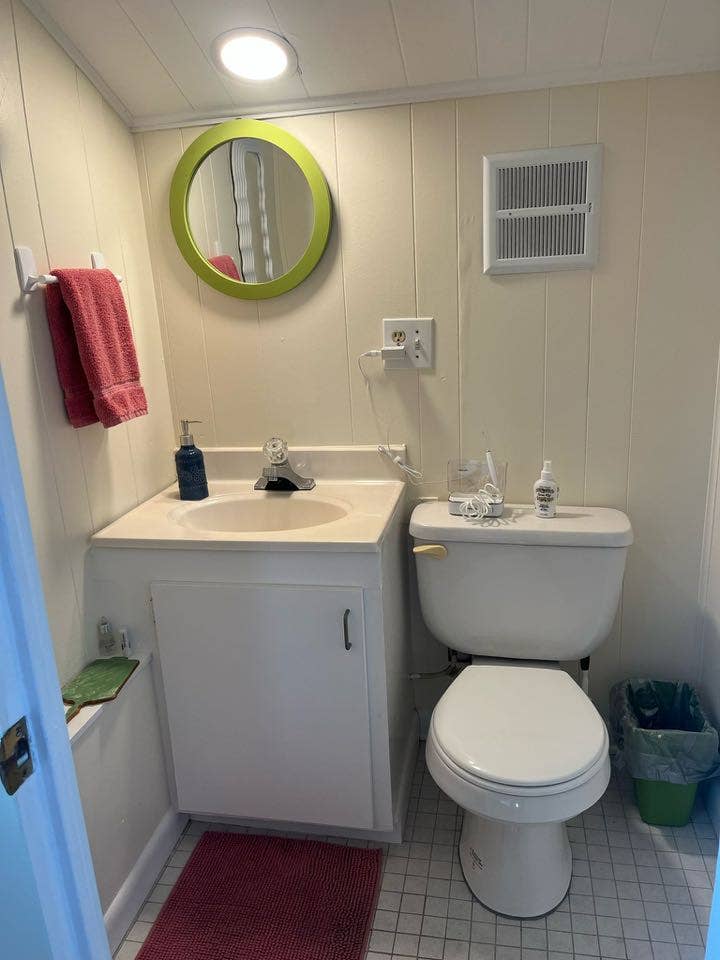 3rd ROOMIE NEEDED - Studio Room
