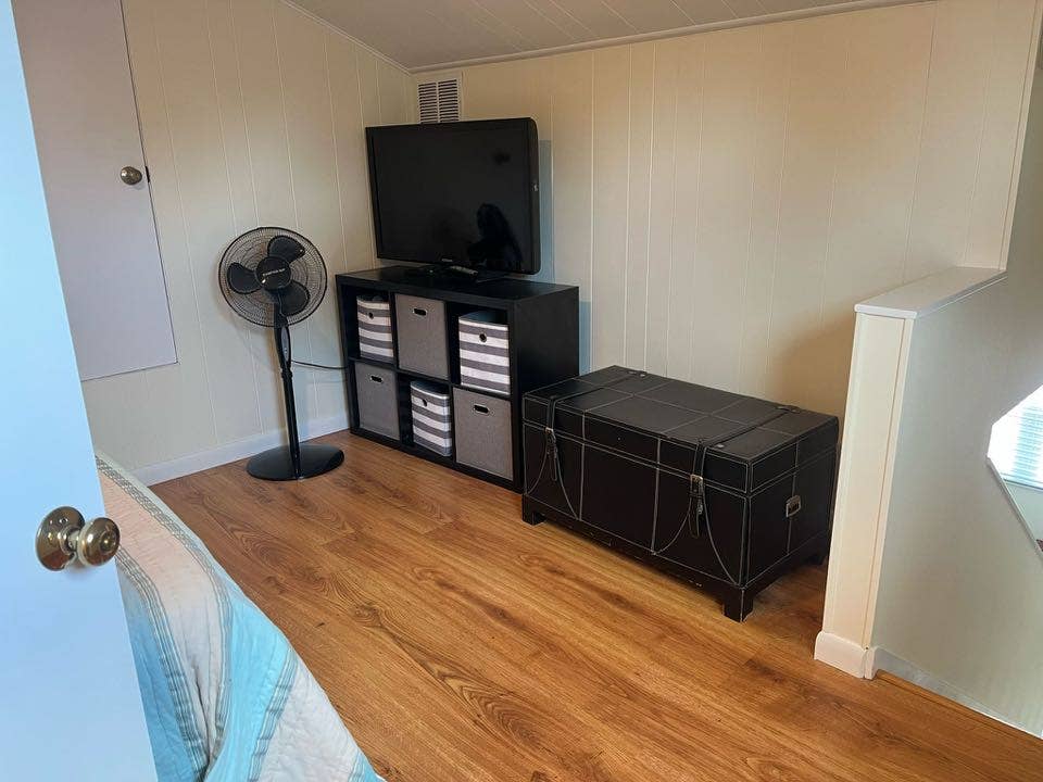 3rd ROOMIE NEEDED - Studio Room
