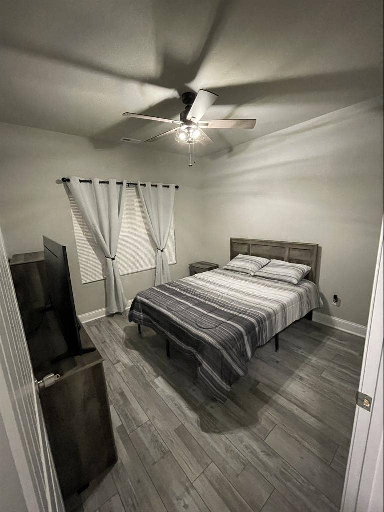 Furnished rm with Private Bathroom