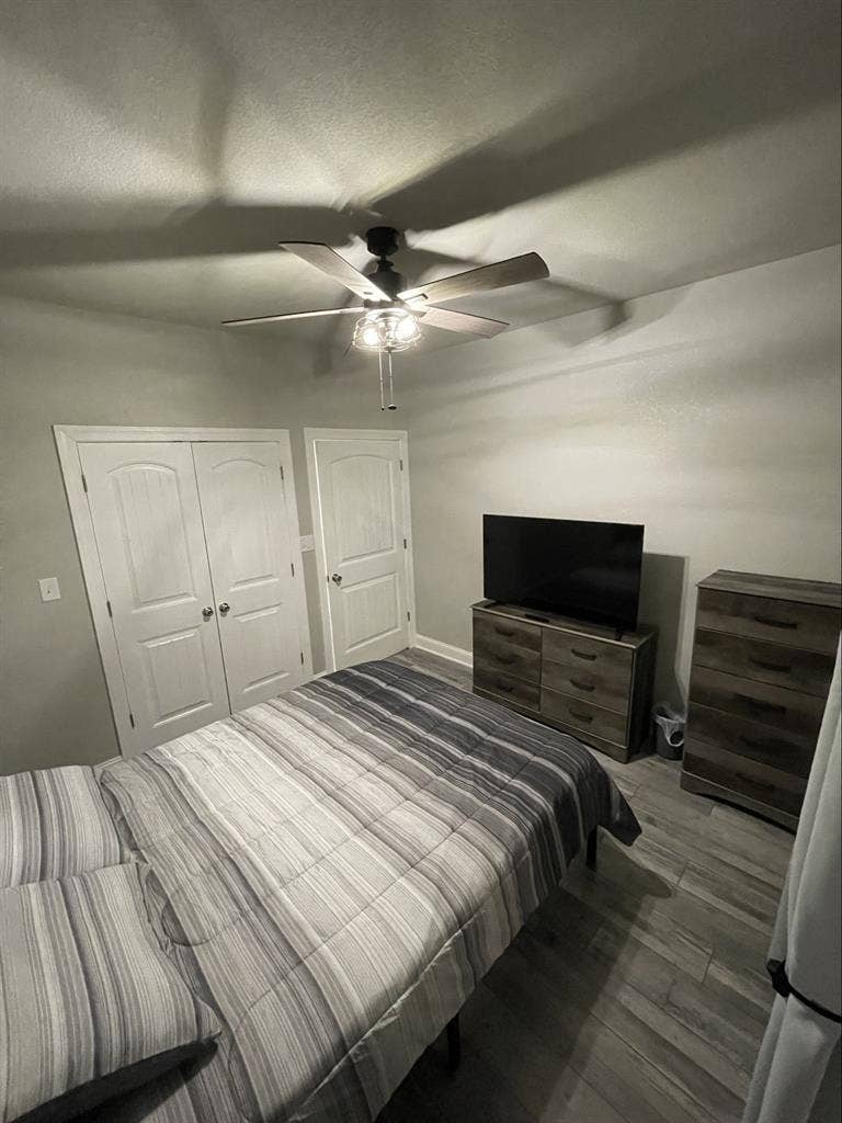 Furnished rm with Private Bathroom