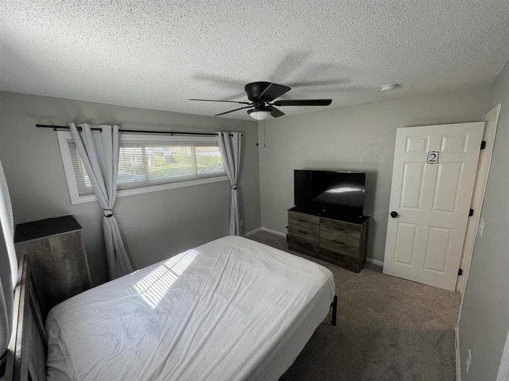 Fully Furnished room in Norfolk