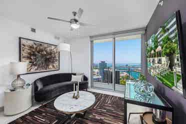 Looking for roommate