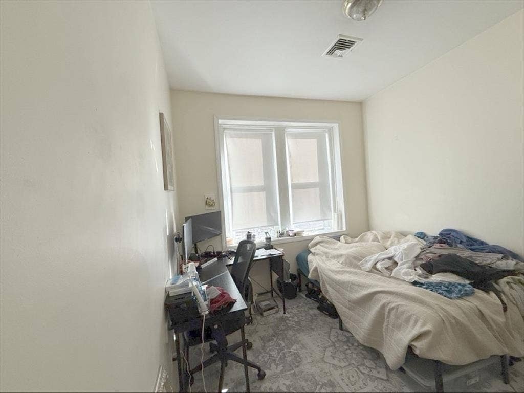 4BR Northeastern | Move September 1