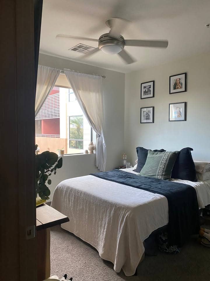 Looking for a roommate 5/10 in PHX!
