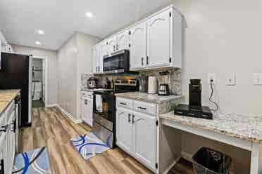 Master's Bedroom, King Bed Bathroom