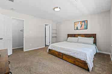 Master's Bedroom, King Bed Bathroom