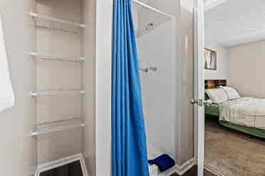 Master's Bedroom, King Bed Bathroom