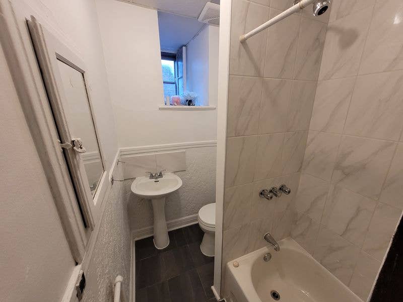 Sunny furnished room near Vendome