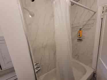 Sunny furnished room near Vendome